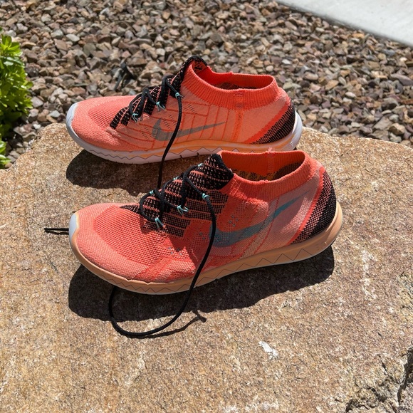 Nike - Free 3.0 Flynit sneakers (peach color) - Picture 2 of 12